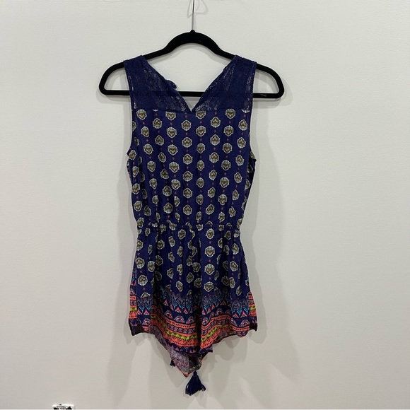 V-NECK ROMPER - Picture 2 of 3